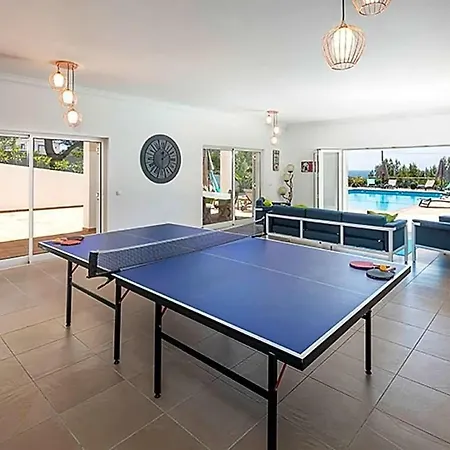 Carvoeiro Sleeps 12 Pool Air Con Villa *