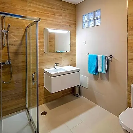 Carvoeiro Sleeps 12 Pool Air Con Carvoeiro (Lagoa)
