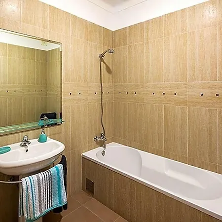 Carvoeiro Sleeps 12 Pool Air Con Carvoeiro (Lagoa)