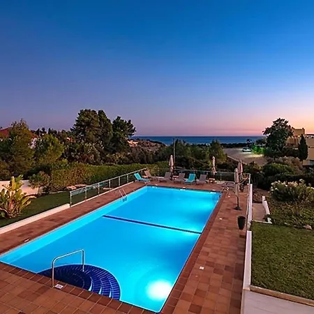 Villa Carvoeiro Sleeps 12 Pool Air Con