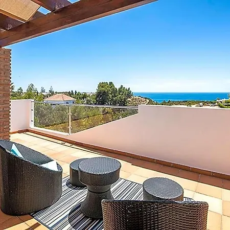 Carvoeiro Sleeps 12 Pool Air Con Villa
