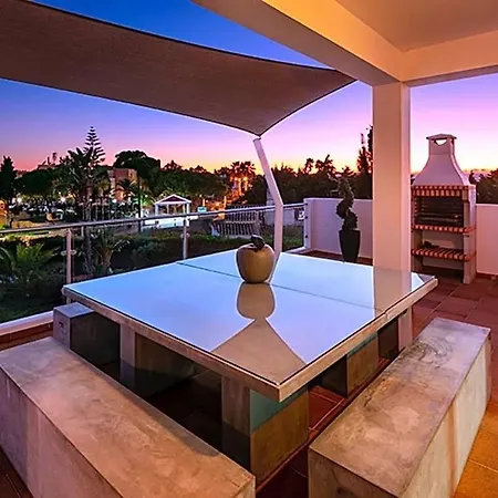 Carvoeiro Sleeps 12 Pool Air Con Villa *
