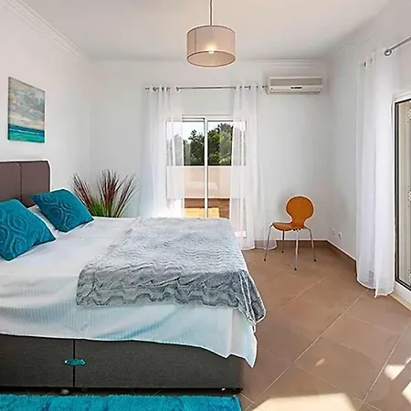 Carvoeiro Sleeps 12 Pool Air Con Villa *